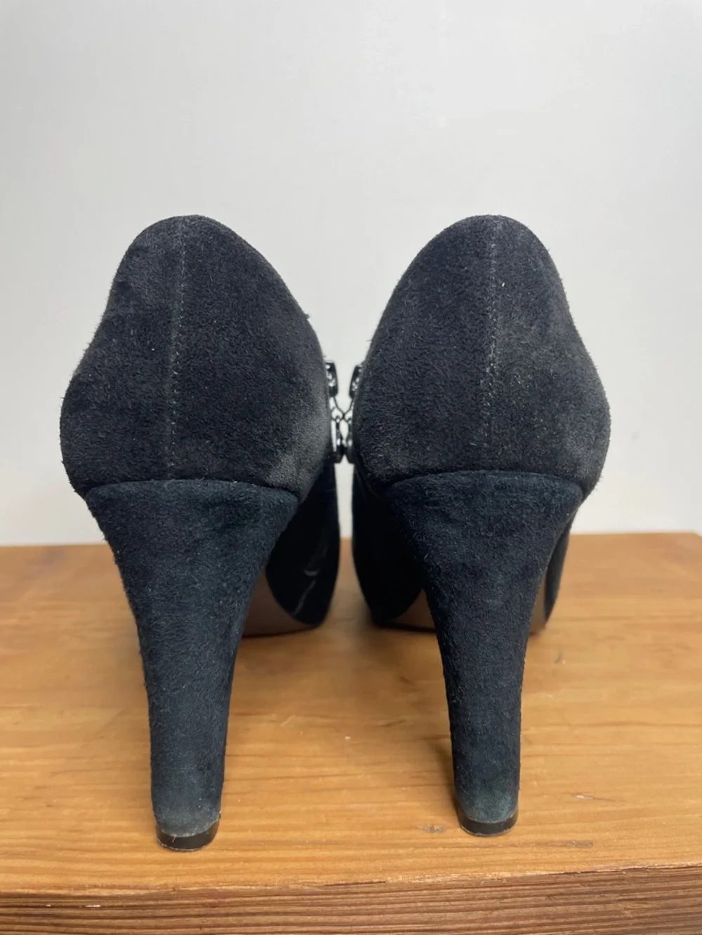 🍉 Tahari Black Suede High Heel Booties